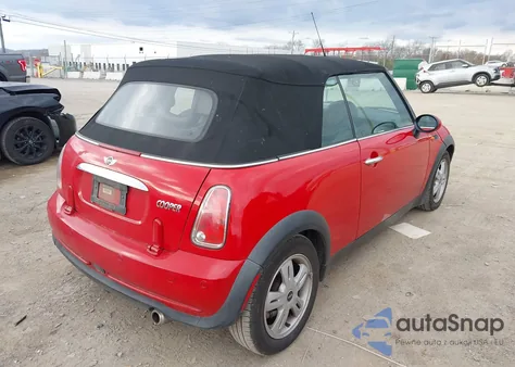 2006 Mini Cooper z USA, uszkodzony, nr VIN WMWRF33516TG14383